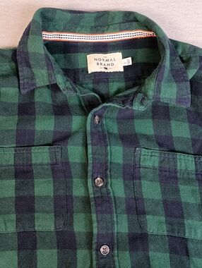 The Normal Brand Men's L Green Plaid Flannel Outdoors Hiking Button Up Shirt